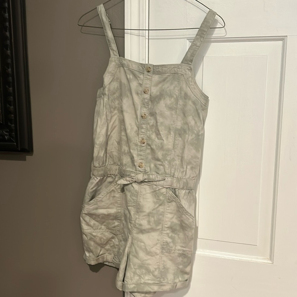 Like new! Cute Romper